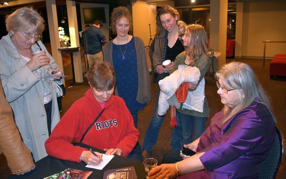 Birutė Galdikas talks with audience members 